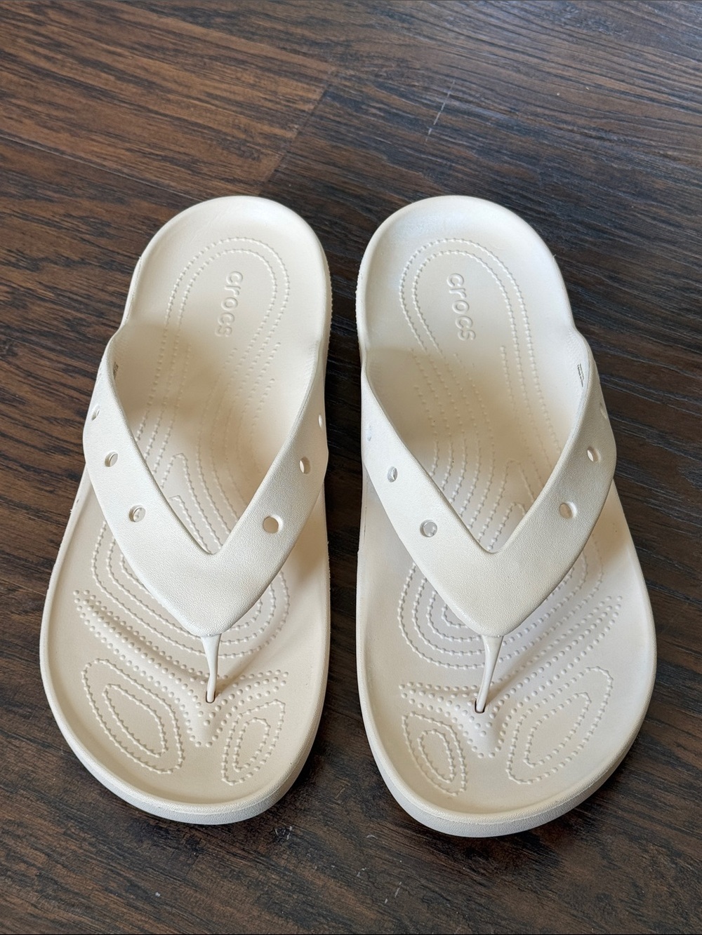 CROCS Men's Cream Flip-Flop Sandals, Like NEW